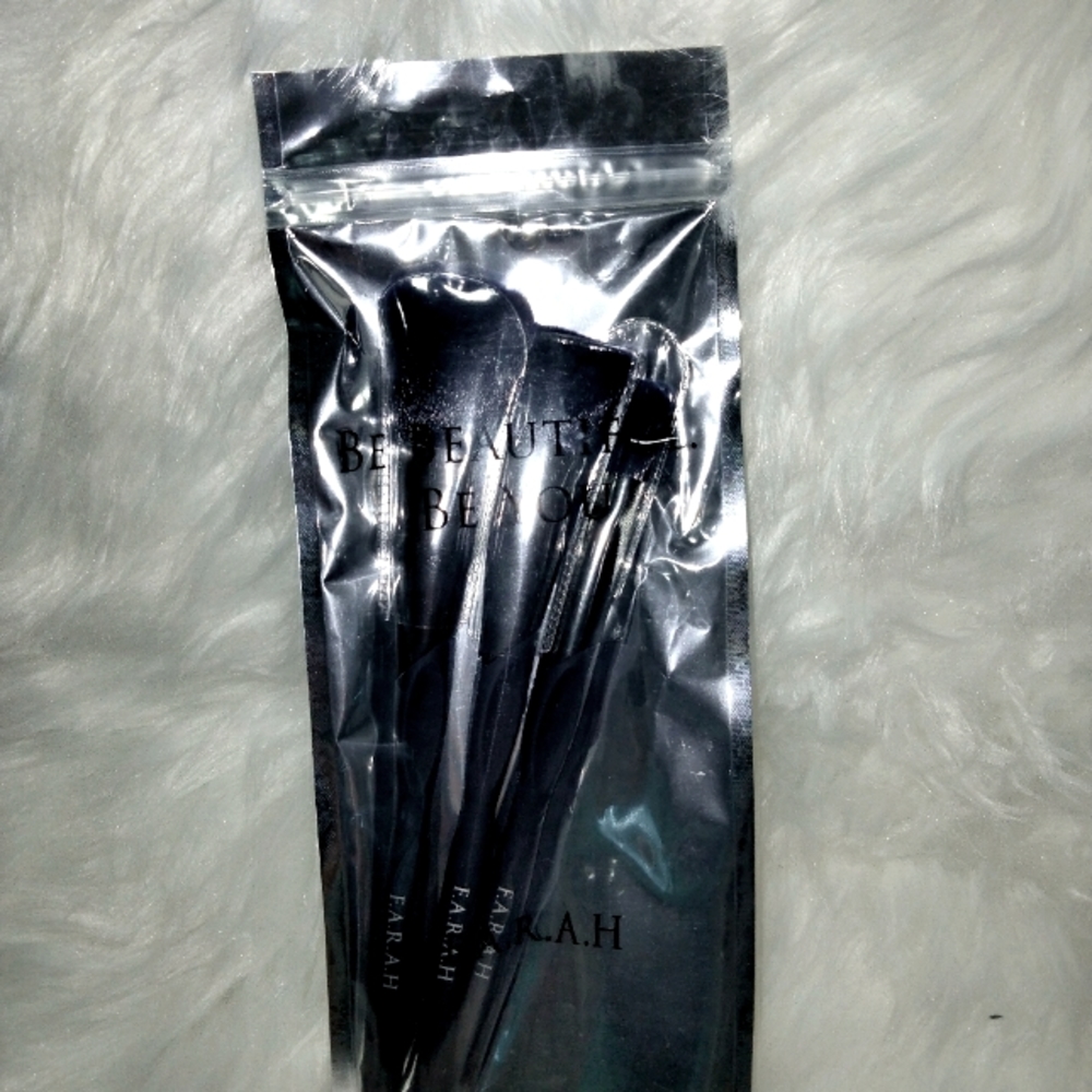 Farah 3 Piece Makeup Brushes